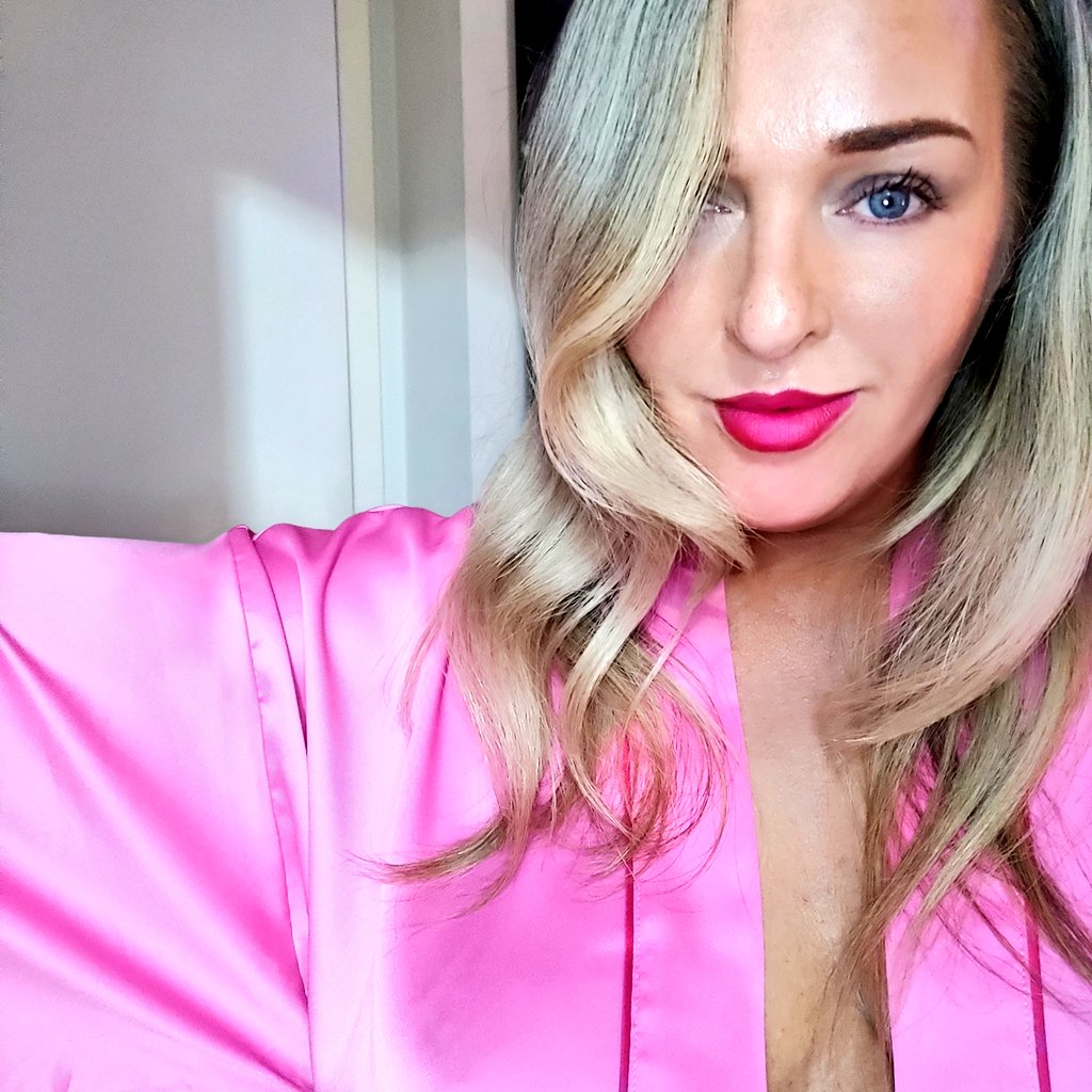 𝒪𝒽𝒽Via | Toronto | 𝑁𝑒𝑤𝑃𝑎𝑔𝑒 tweet media