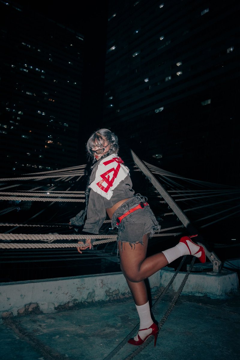 theCreadora tweet media