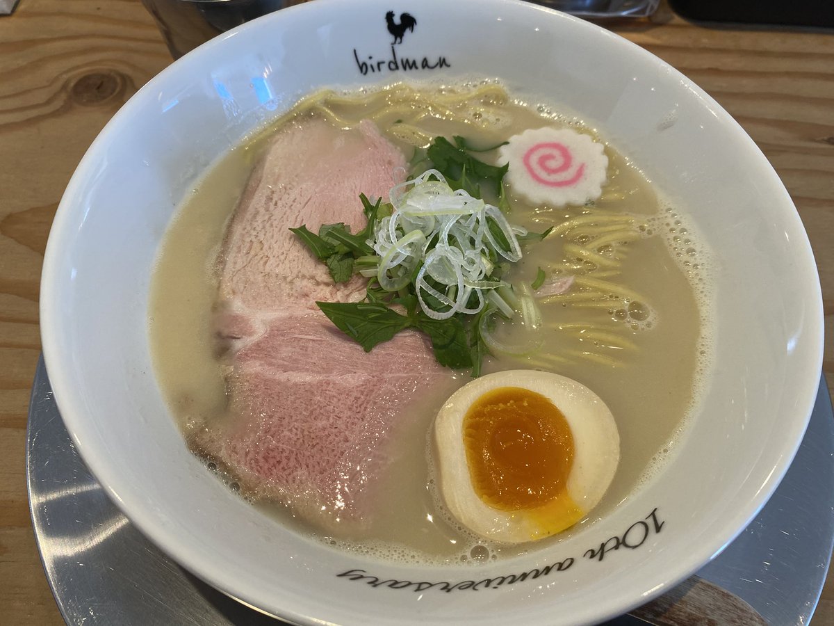 greenboat3's tweet photo. FunxFamちゃん御用達のラーメン店バードマンさんが国道沿いに移転して大きくなっていました
色紙もちゃんと飾ってありました
#FunxFam https://t.co/3CCEGjd71T