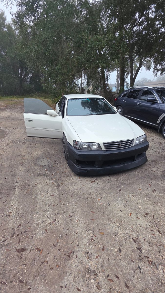 bsmntghost's tweet photo. One of my classmates at my training had a chaser 😭 this guy came to class everyday in a new vehicle. I literally aspire to be this cool https://t.co/1GfS4jedLy