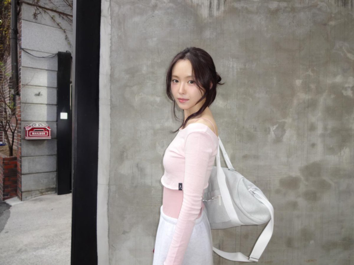 ginkgonut210's tweet photo. 260416 #손나은 인스타그램 

🌸🌸🌸🫠

https://t.co/VetGYX3sw4 https://t.co/rNmW014A9h