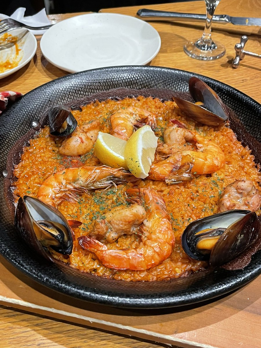 カズタカ tweet media