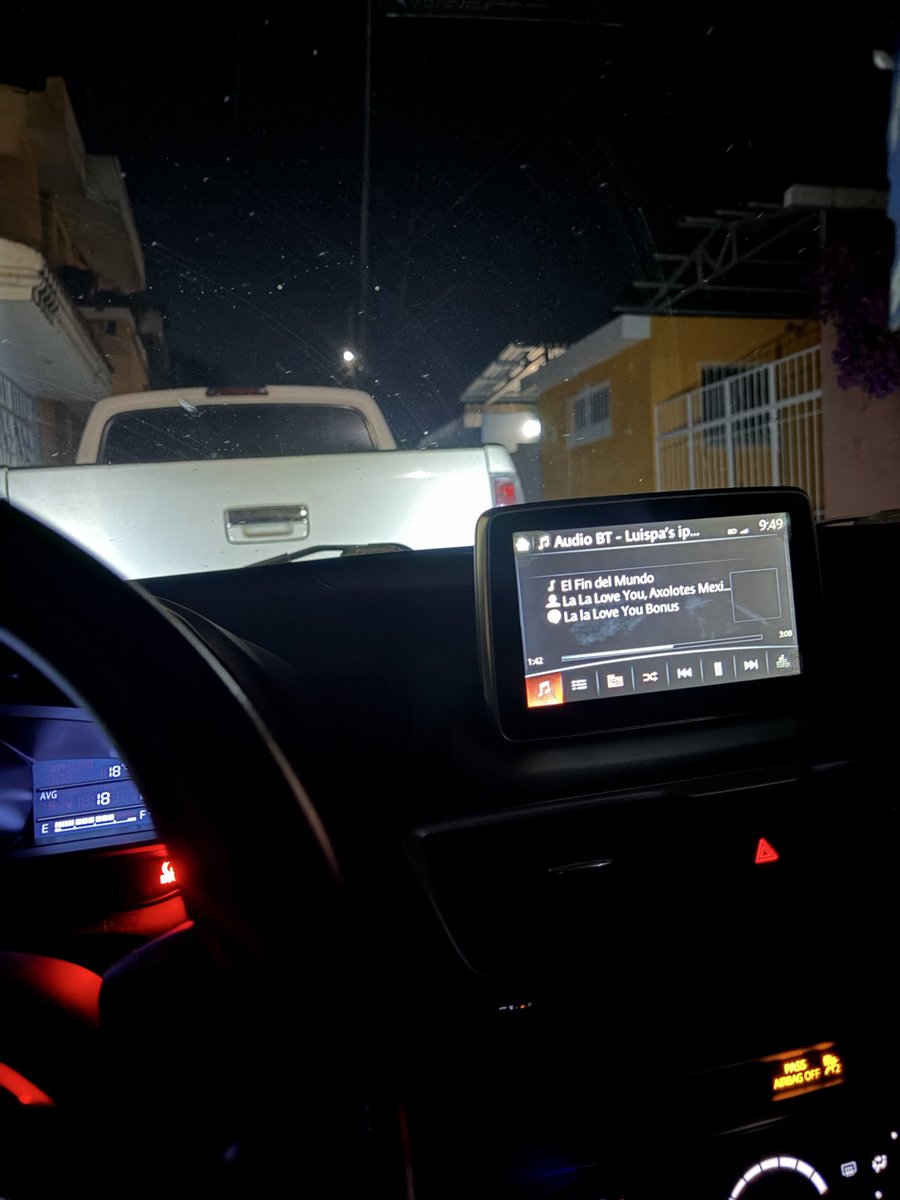 lipa_aaaa's tweet photo. Ya llegue a mi casa pero mi spotify quiso que no me bajara aun https://t.co/fSclBXuPKU
