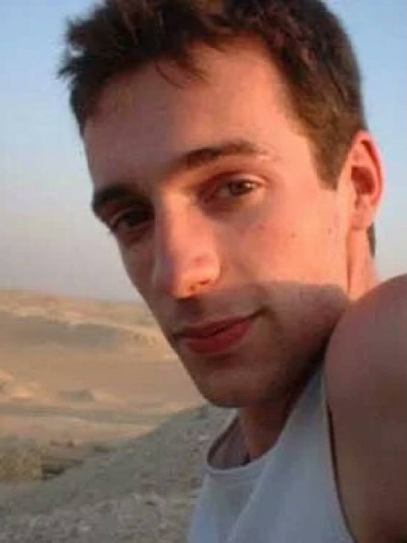 beyond_capital's tweet image. Tom Hurndall, a British photographer who lost his life on January 13, 2004, trying to rescue #Palestinians  children from “isrli” sniper bullets. He had been in a coma for 9 months after getting shot on April 11, 2003.
