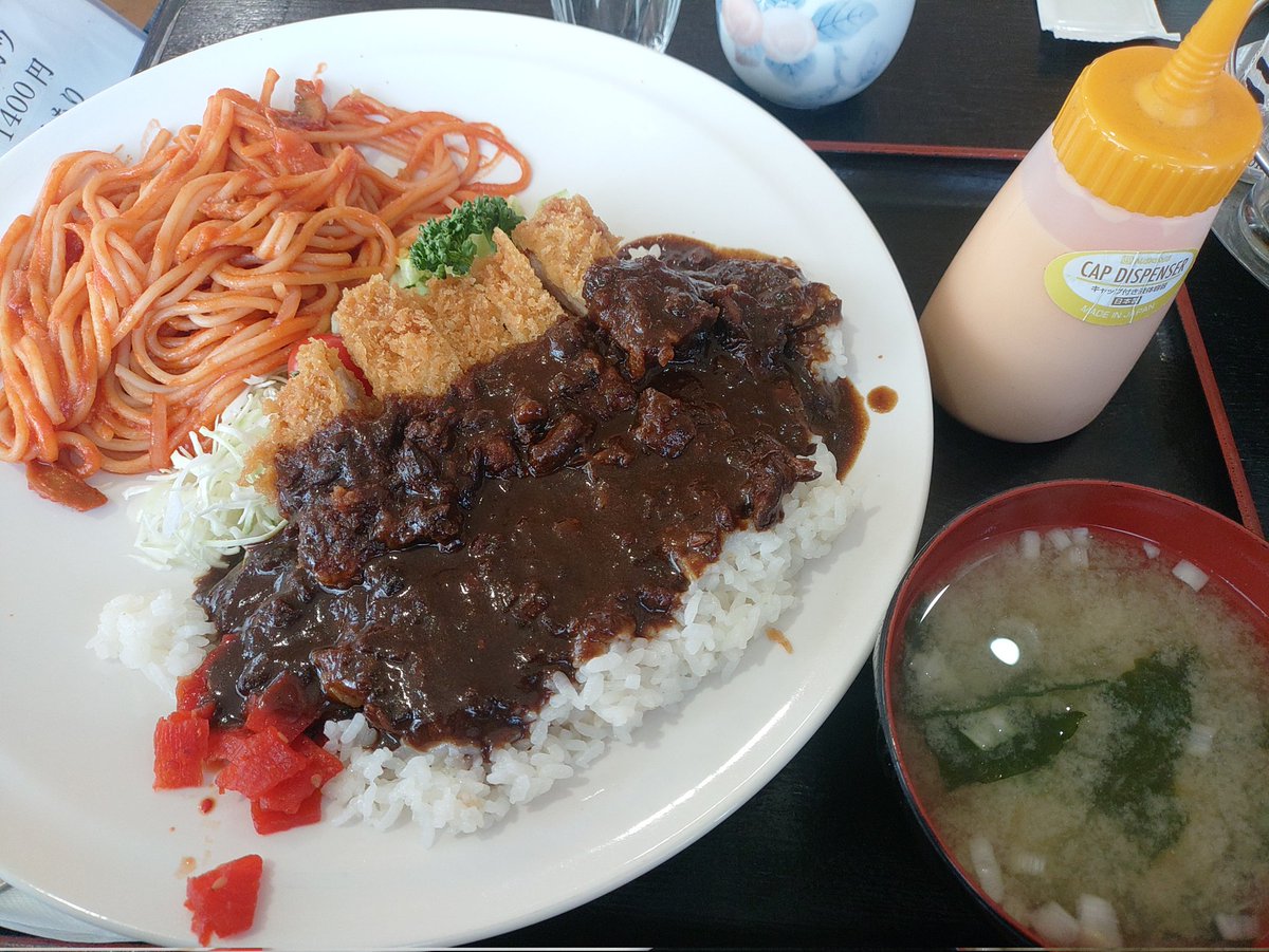 今日のランチは…

おすすめセットで、
カツカレー&amp;ナポリタン(ご飯大盛)1150円😋😋😋

#東御市
#ニューフライパン