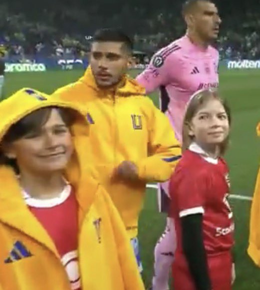 Isco 🇫🇷 tweet media