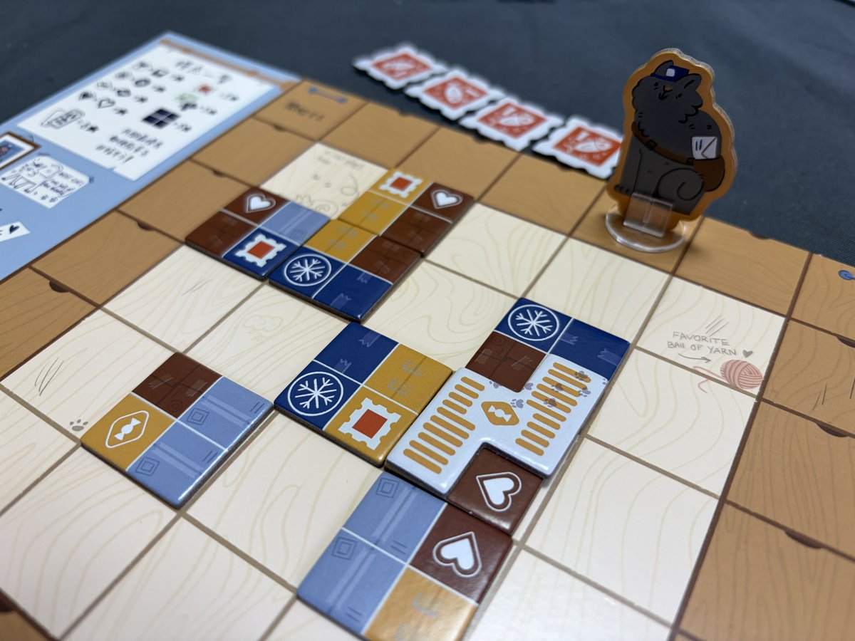 CelestialCrownC's tweet image. 2026/3/1
#新宿クローズ:#PostOffice
遺物混入←4人戦
基本1歩ずつ移動して、2枚置くだけ。ガチャした2枚の内1枚を横流しする/されるので、下層のアイコンを残しつつ、同色塊に切手を貼っていきたい。
うーん、択が少な過ぎて運でしかない。能動的に選べるのが実質1枚（それもガチャ）ではどうにも…