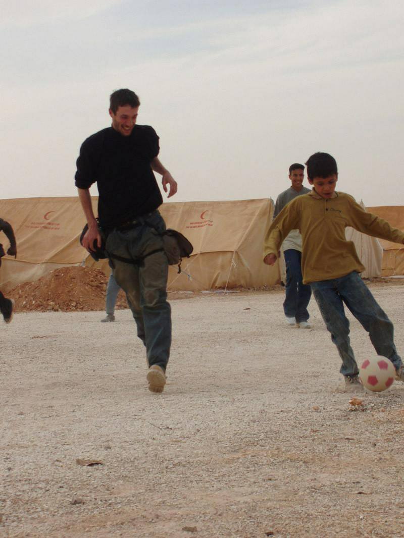 beyond_capital's tweet image. Tom Hurndall, a British photographer who lost his life on January 13, 2004, trying to rescue #Palestinians  children from “isrli” sniper bullets. He had been in a coma for 9 months after getting shot on April 11, 2003.