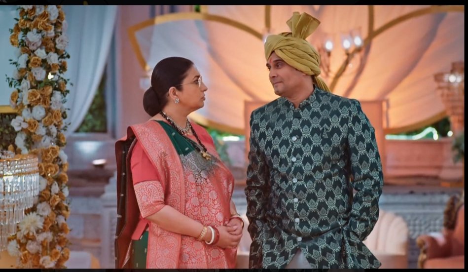 Pallavi55681199's tweet image. “When rage batting is your love language”  #tuhir 😆🫣😘

Happy #tuhirsday 
#ksbkbt
#kyunkisaasbhikabhibahuthi