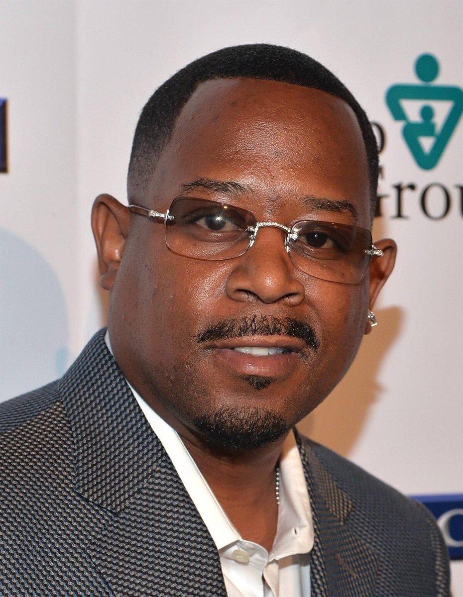jones_est's tweet image. Happy 61st Birthday To @realmartymar! Martin Played Roy McCormick From Rebound, And Boog From Open Season. #MartinLawrence @aplusk @TheRealMikeEpps @joelmchale @GarySinise @Jon_Favreau @paddywarbucks @breckinmeyer @MeganMullally @ofctimallen @WilliamHMacy @terrencehoward @NiaLong