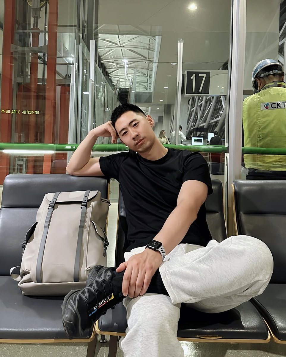 しんじ tweet media