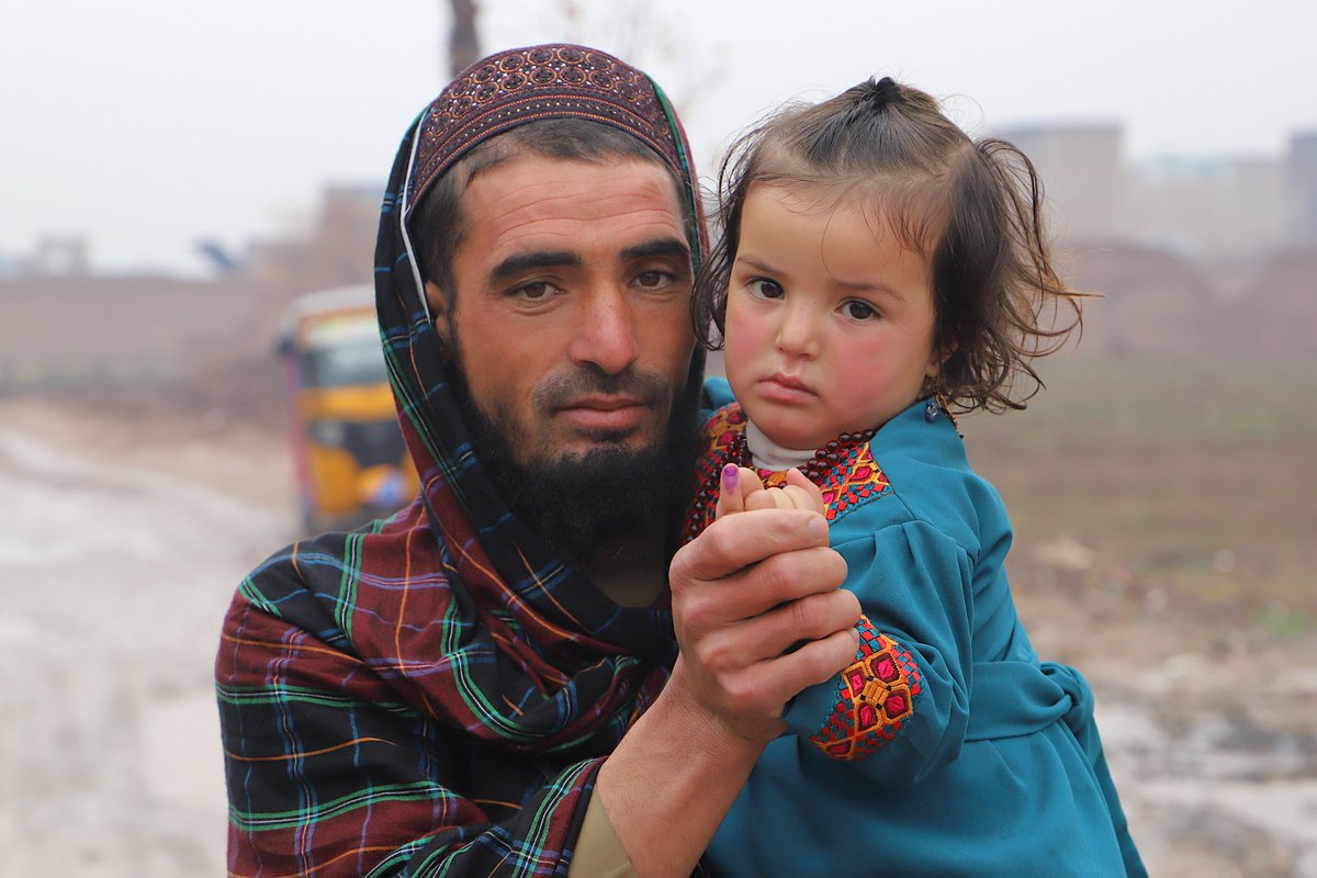 PolioFreeAfghan's tweet image. له ټولو هغو والدینو منندوی یو چې په روان کمپاین کې یې خپلو ماشومانو ته د پولیو واکسین تطبیق کړی دی. کمپاین به نن دوام ولري، څو ستاسو ماشومان له ګوزڼ ناروغۍ څخه خوندي شي.

#EndPolio #VaccinesWork #PolioFreeAfghanistan