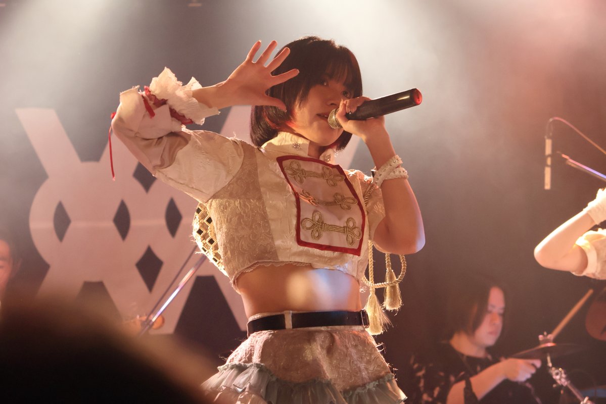 じぇすろー tweet media