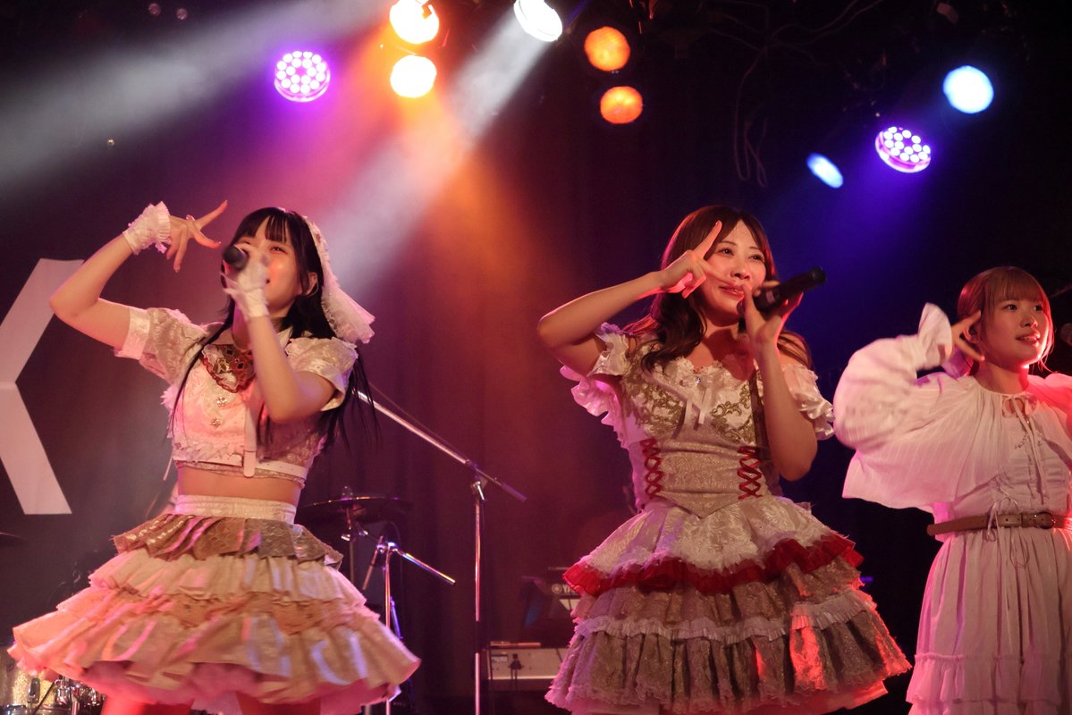 じぇすろー tweet media