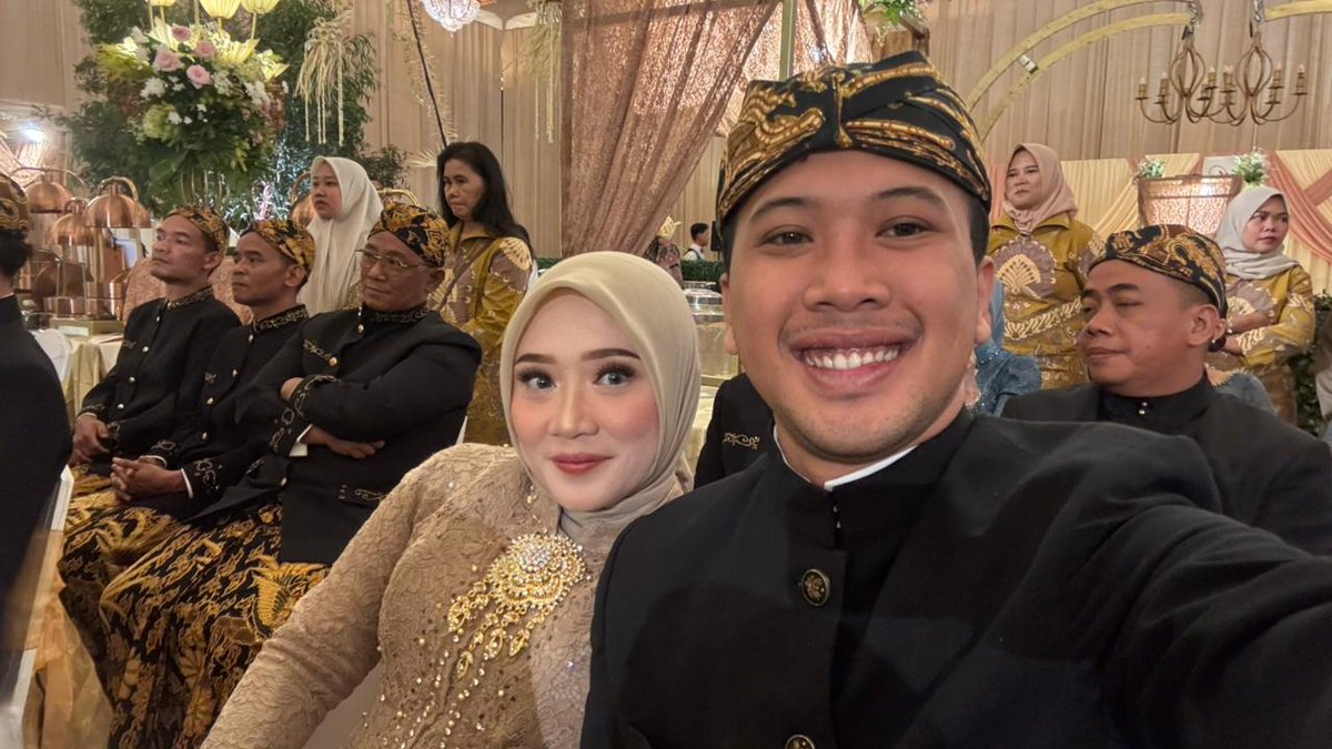 Gini2 juga harusnya anak aku udah duwaaaa. Innalillahiwainnaillahirajiun sayangku🤍🕊️🥀