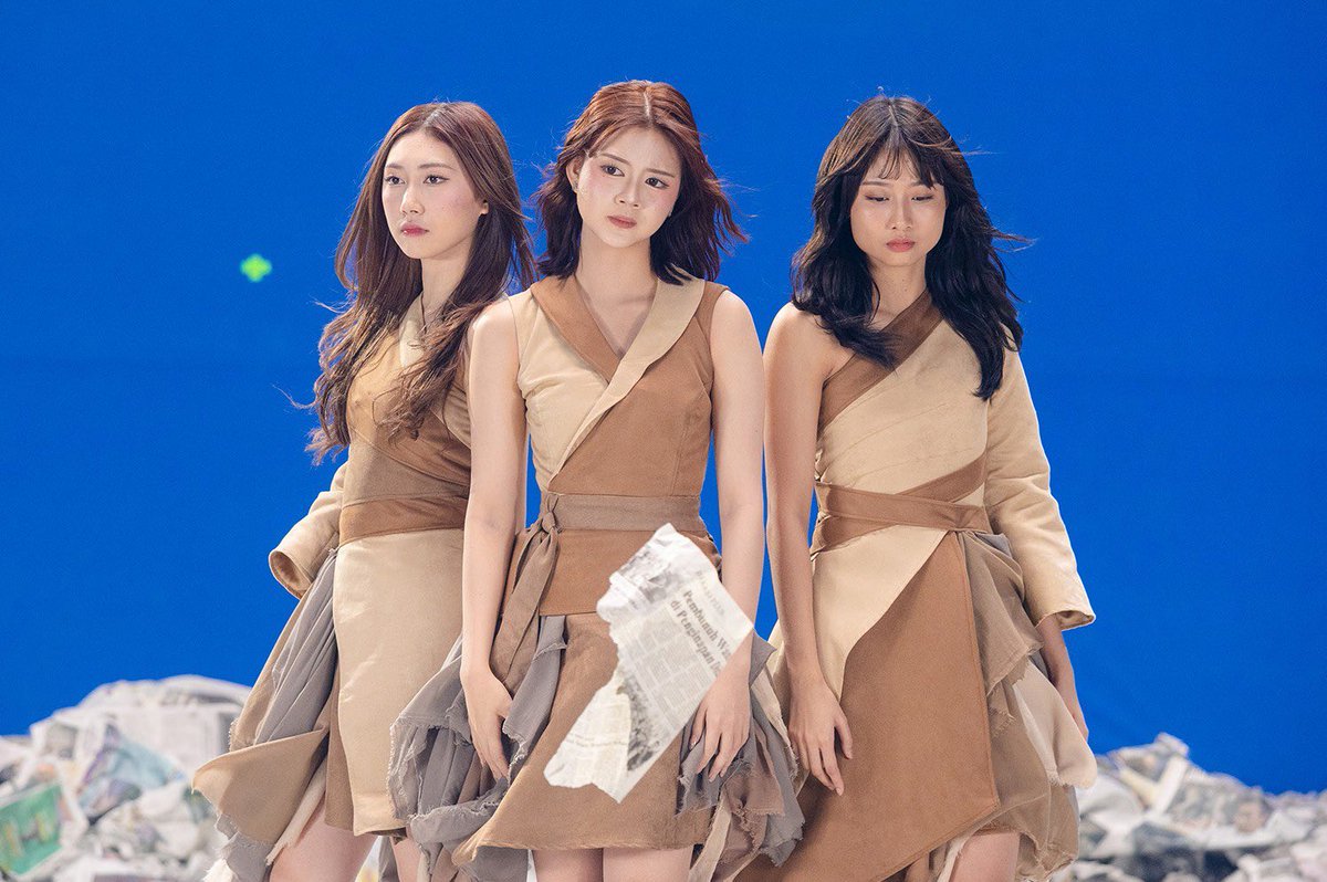 CHRISTYZER tweet media