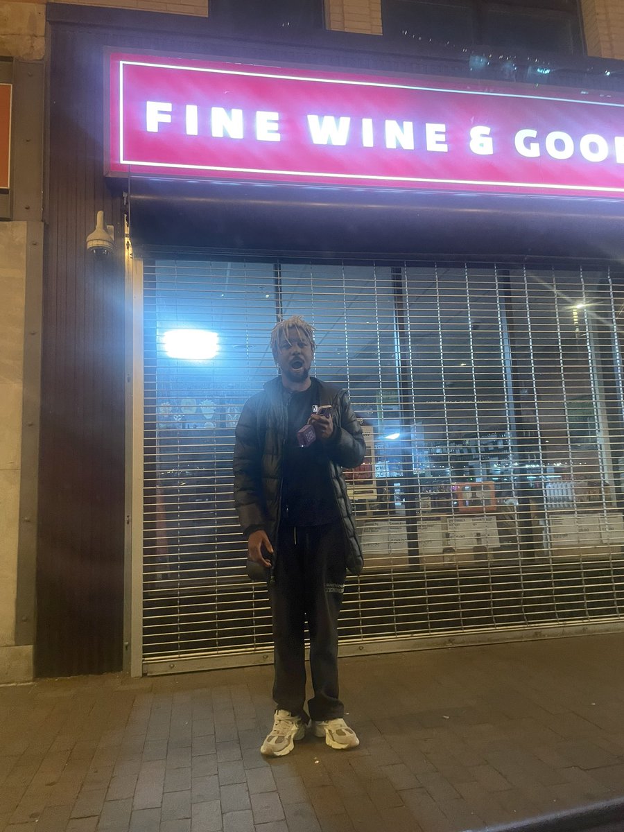 foopmunga's tweet photo. this is my new stalker https://t.co/9WBh4c0tGQ