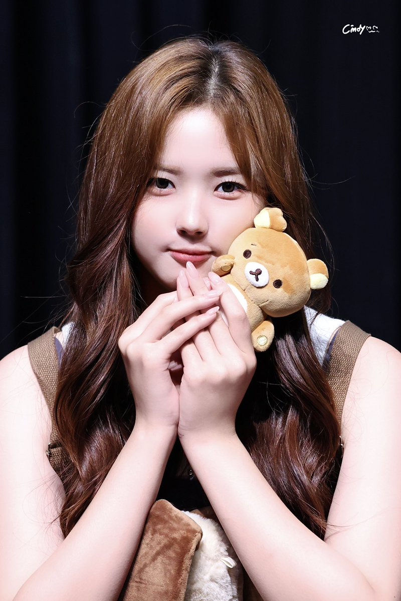 ˚｡⋆ jiwoo

c. <a href="/Bin_C1ndy_u/">imCindy</a>