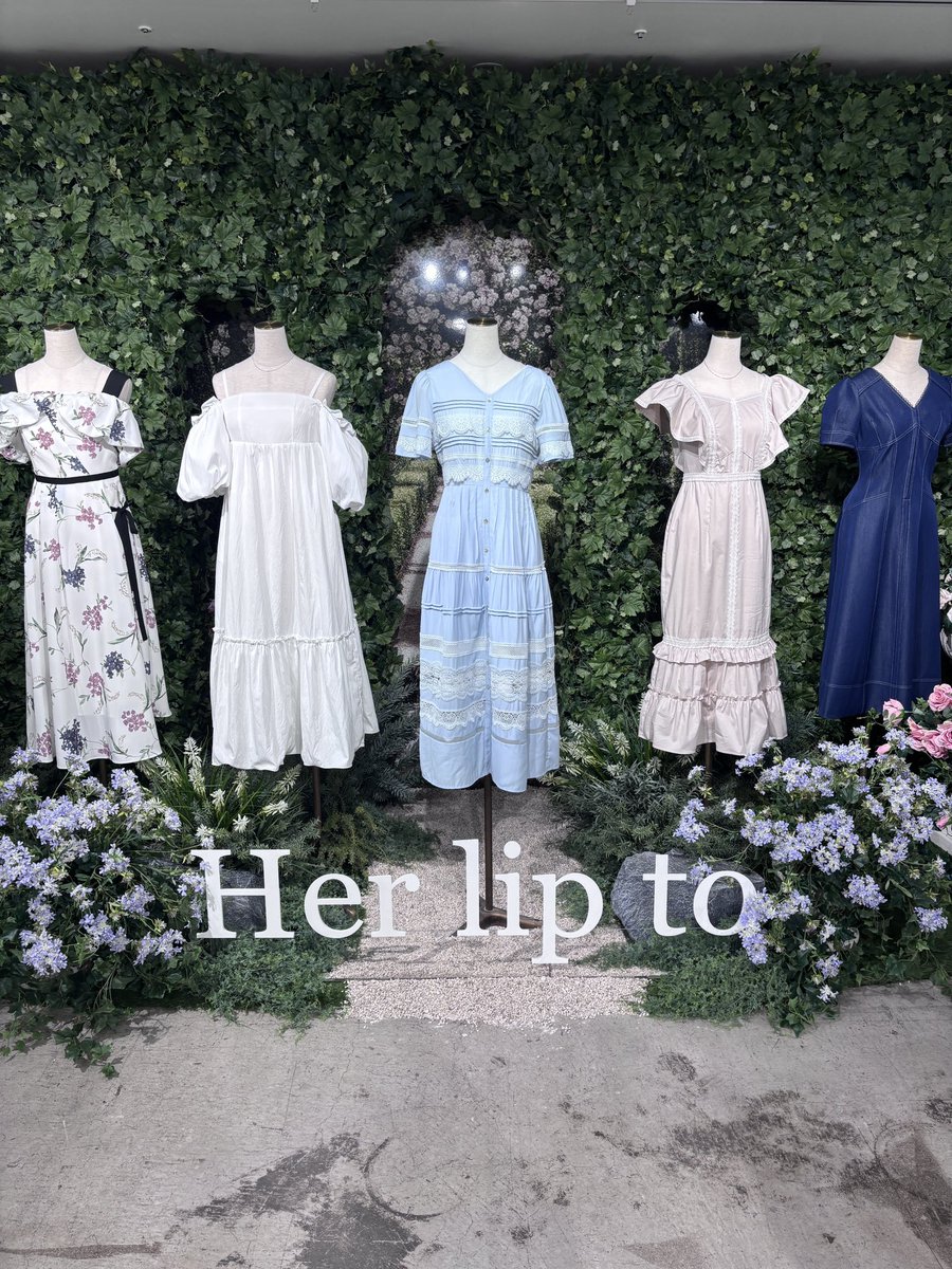 ayami822's tweet photo. LE JARDIN
-HER LIP TO SPRING COLLECTION-

SSってほんとかわいい🤍
そして毎回このイベントのためだけに作り込まれた世界観が大好き🌹🐈‍⬛

会場を見たくて行ってるところもあるくらい🪽

@Herlipto_info 
@kojiharunyan 

#herlipto https://t.co/KmgMoypaaI