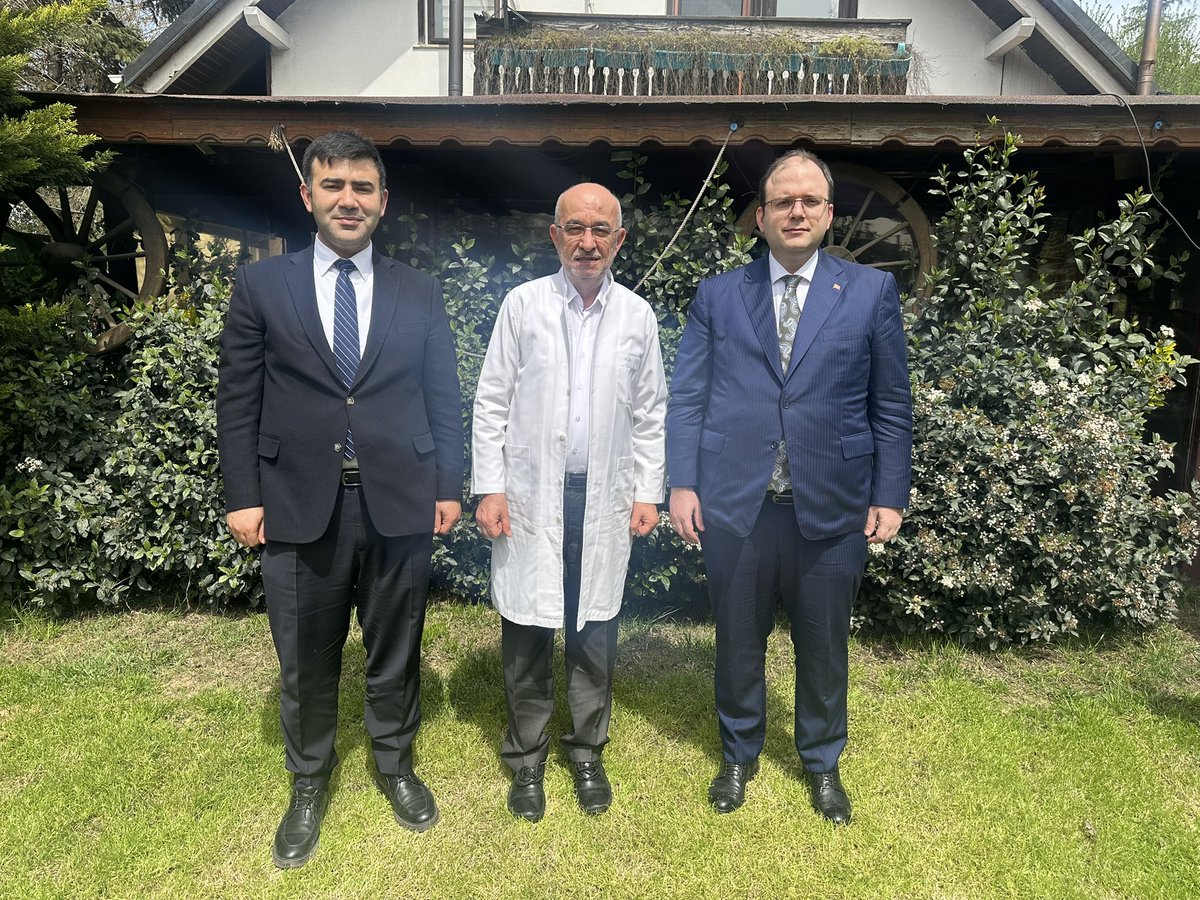 Duran78H's tweet photo. İstanbul İl Sağlık Müdürü Sn Dc Dr Abdullah Emre GÜNER Bey ve Ak Parti İl Baş Yar Sn Alperen Bozdag beyler misafirlerimiz https://t.co/7KFSQNmKSO
