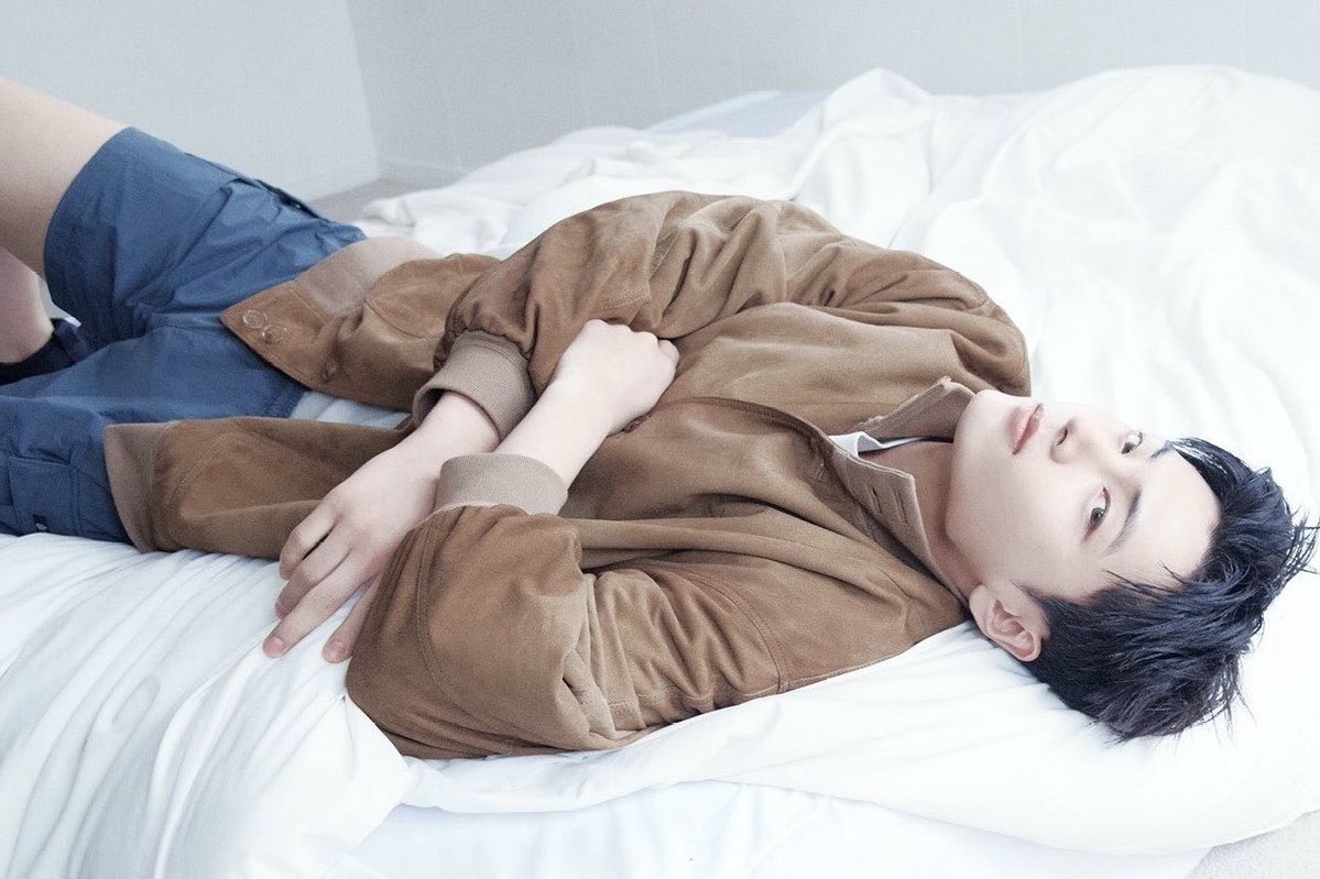 軽すぎてベッドが全然沈んでない。身体よりも精神が大きすぎて体内精神量のキャパ超えてビックバン起こして消えそう。(←？