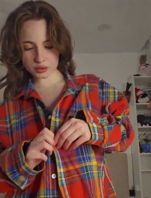 KELLY 🌺 tweet media