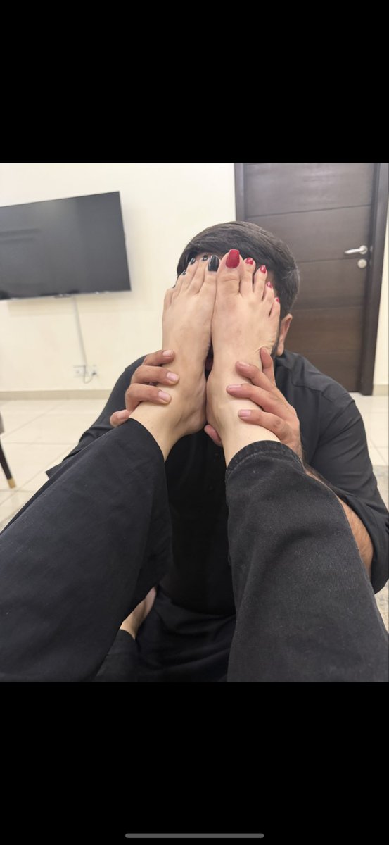 Mistress Cherry and Moss’s slave. 🐕🐕🐕 tweet media