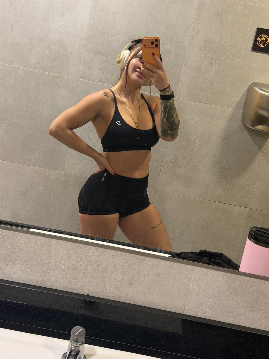 ash_01 tweet media