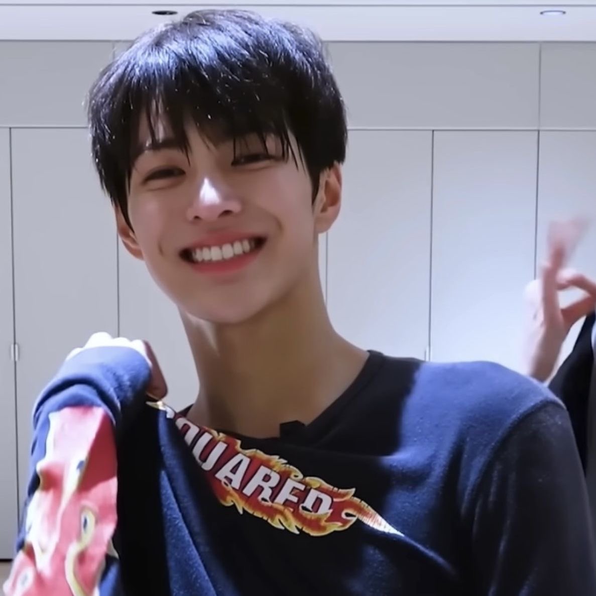 vievie is RED tweet media