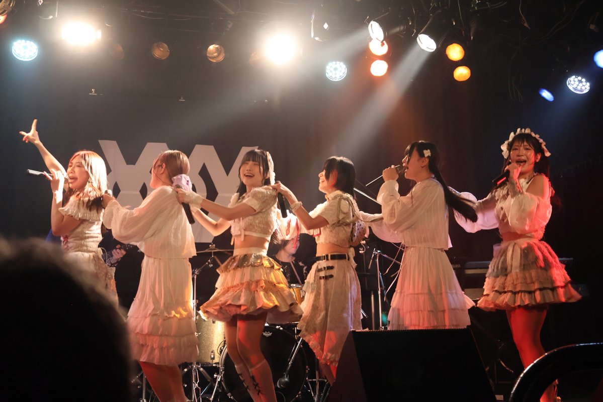 じぇすろー tweet media