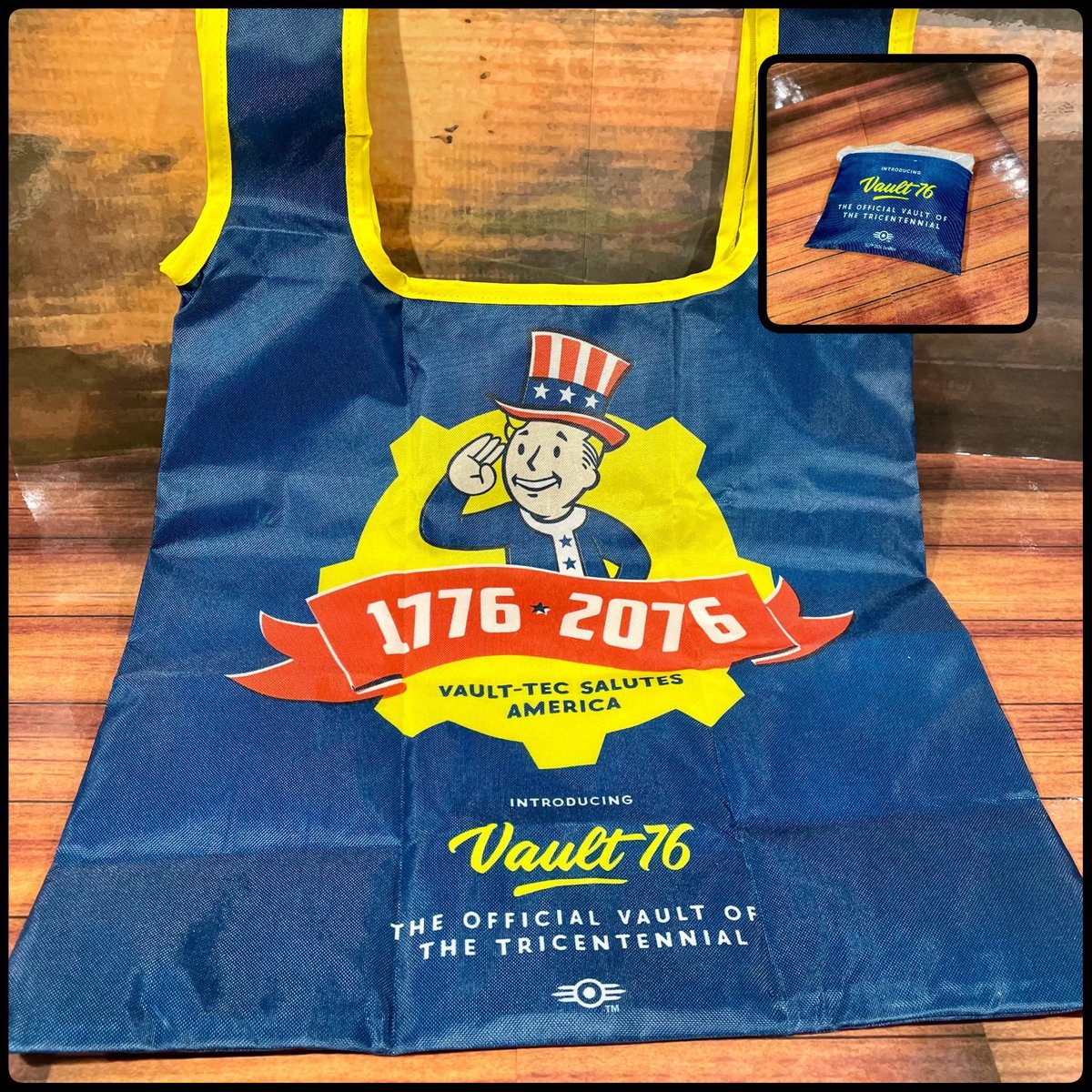 igs_ikebukuro's tweet image. ／
📣再入荷‼️
⚙️#fallout🚀
エコバッグ（Tricentennial）
＼

#fallout76 のトライセンテニアルデザインのエコバッグが再入荷❗️
コンパクトに折りたためて普段遣いに最適な商品です✨

#INFOLENSGEEKSHOP