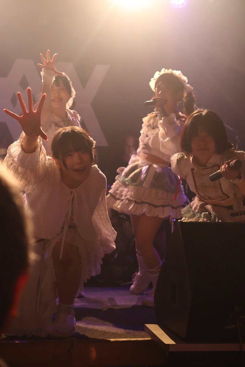 じぇすろー tweet media