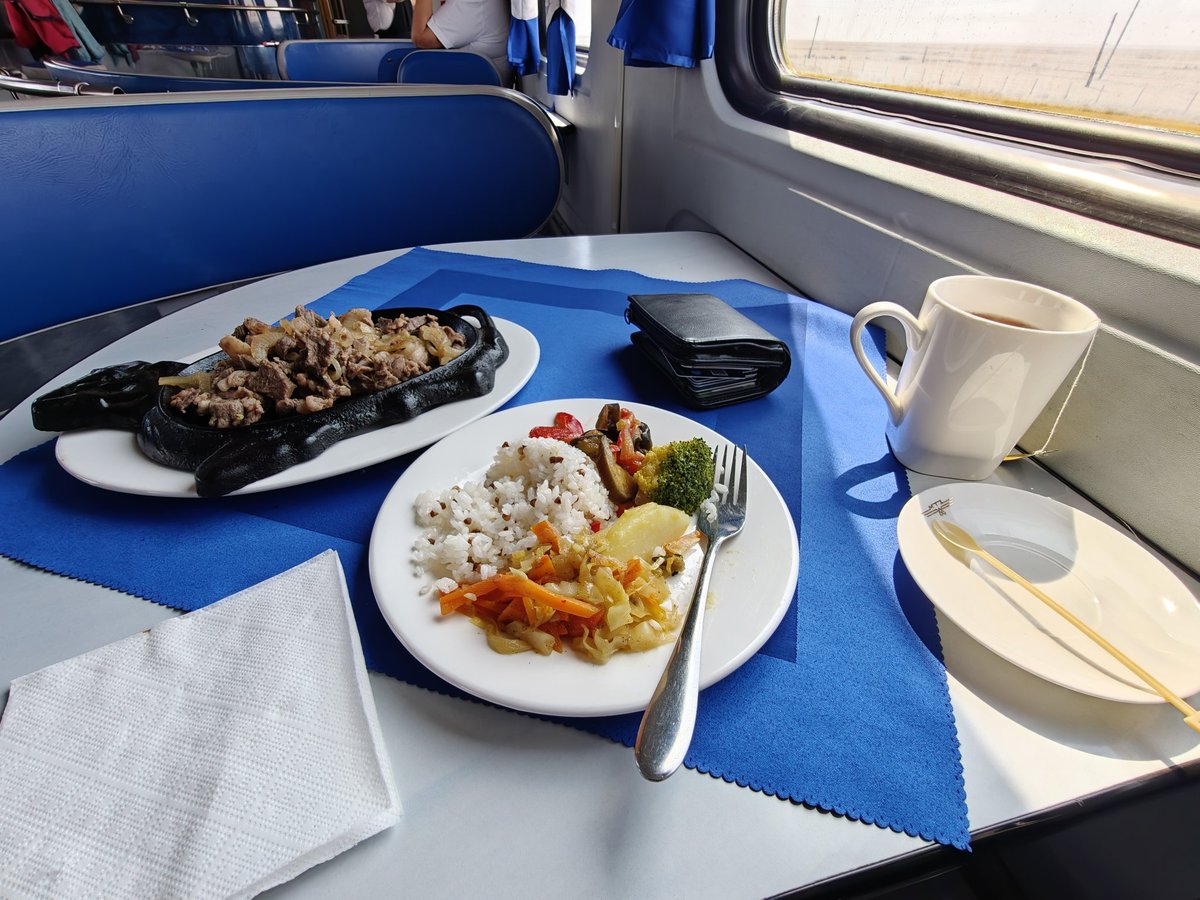 はるつばめ tweet media