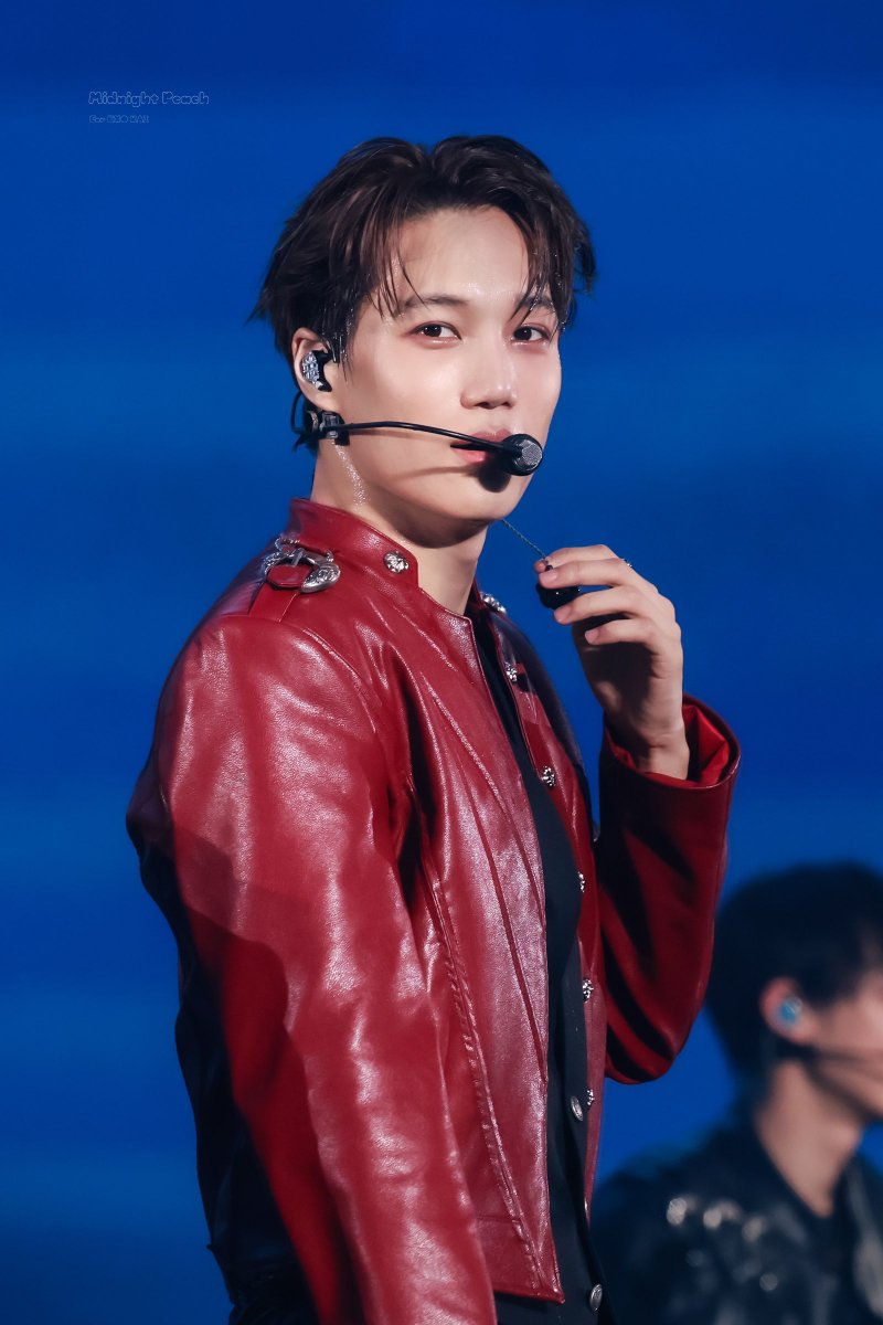 Midnight Peach tweet media