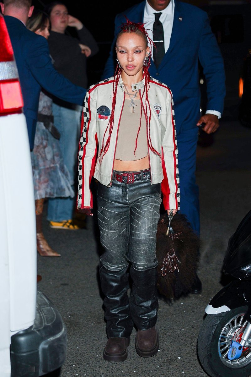 ✩ cₕᵣᵢₛₜᵢₐₙ ∗. tweet media