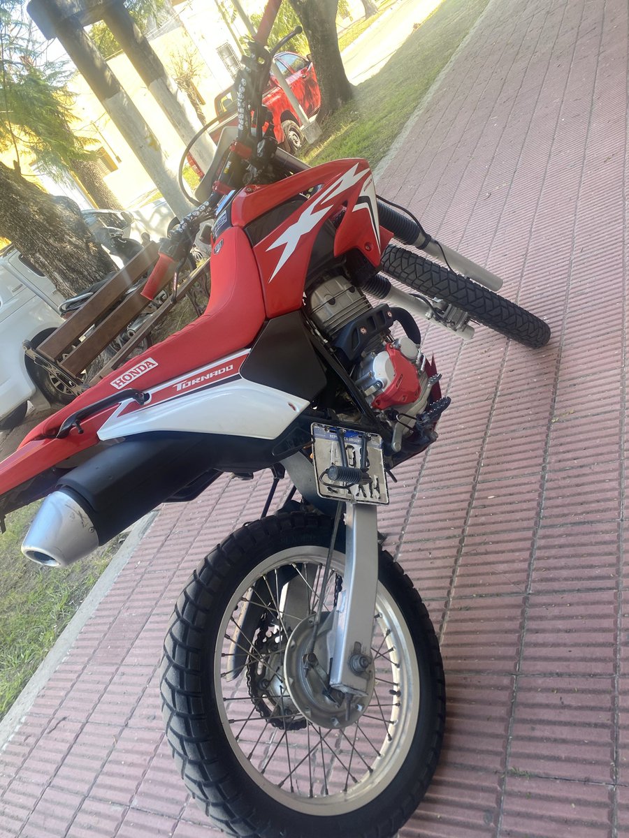 MatiasAlcara's tweet photo. Vendo Honda Tornado Mod2018 https://t.co/4yIySTRNol