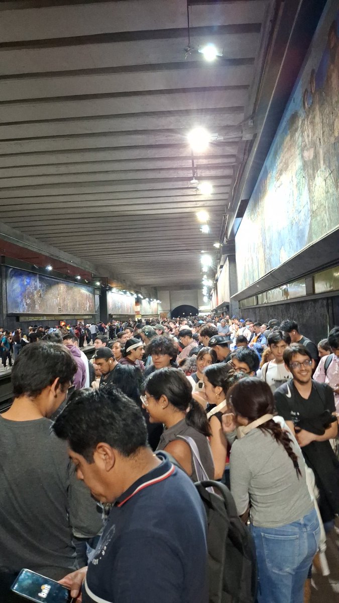 josesito69's tweet photo. @MetroCDMX Que pasa,  no llegan trenes a Copilco #HastalaMadrr https://t.co/CghbpZU45A