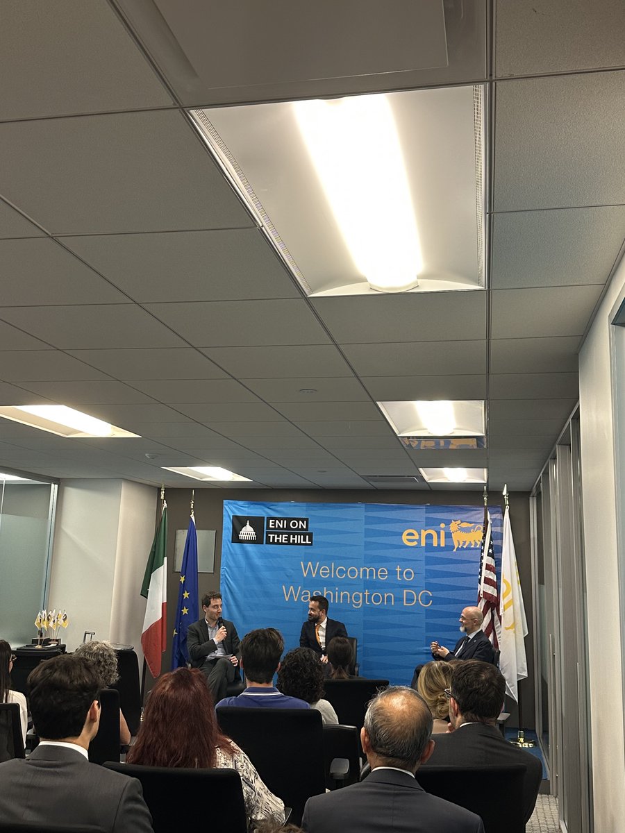 WFLS1952's tweet photo. Three events in three weeks and still going strong 🌍

Great discussion at Climate diplomacy in a changing world with Francesco Corvaro and Francesco Graziani.

Thanks to Eni SpA for hosting and to Luiss Alumni Network DC for the collaboration. https://t.co/jWtppiio5x