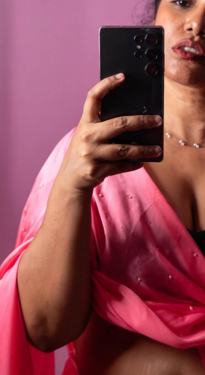 ACTRESSHOLIC tweet media