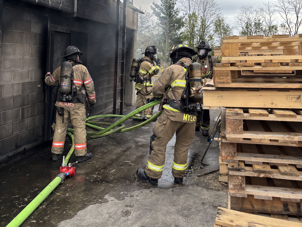 Box15's tweet image. Rehab 2 was at the Ohio Fire Academy yesterday supporting a second day of Madison Twp training

#fire #firerehab #training