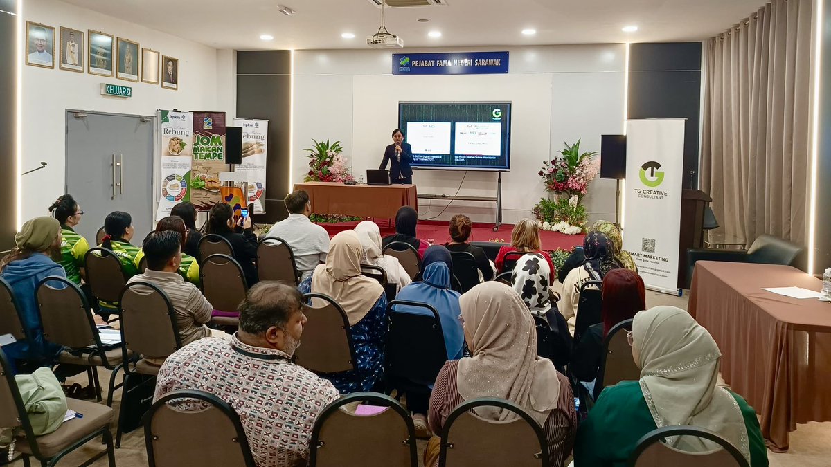 tg_creative_kch's tweet image. 𝟏𝟓 𝐀𝐩𝐫𝐢𝐥 𝟐𝟎𝟐𝟔 | 𝐒𝐚𝐫𝐢𝐛𝐚𝐬 𝐇𝐚𝐥𝐥, 𝐅𝐀𝐌𝐀 𝐒𝐚𝐫𝐚𝐰𝐚𝐤 𝐒𝐭𝐚𝐭𝐞 𝐎𝐟𝐟𝐢𝐜𝐞, 𝐊𝐮𝐜𝐡𝐢𝐧𝐠, 𝐒𝐚𝐫𝐚𝐰𝐚𝐤 (Part 1)

AI Training Programme for Federal Agricultural Marketing Authority (FAMA), Sarawak.

#AI #Training #TGCreativeConsultant #FAMA #Sarawak