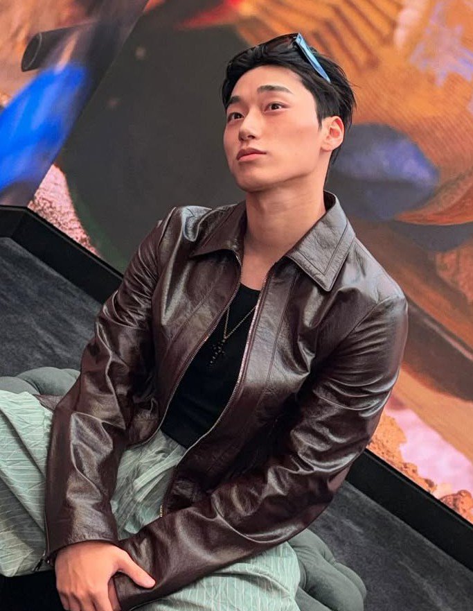 allforsan710's tweet image. Hiori, A contestant of "World Scout: The final piece" a survival show of Hybe x Geffen x Abema, mentioned ATEEZ Choi San as her role model/a senior artist she admired. She also mentioned ATEEZ - Dazzling Light as her favorite song.
#san #choisan #산 #최산