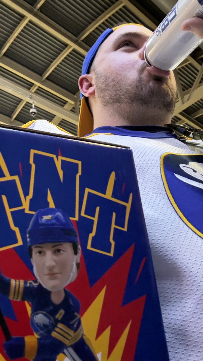 SC Go Bills #Billsmafia 🦬 #sabrehood tweet media