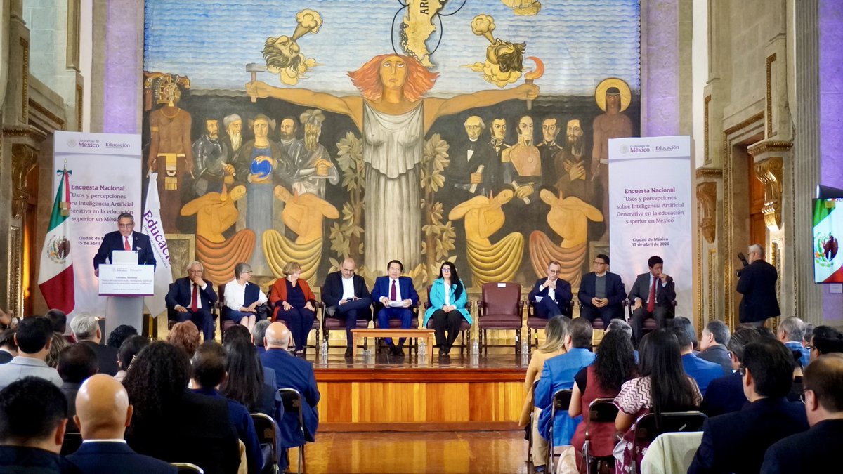 rvillanueval's tweet photo. Hoy acompañé al secretario de Educación, @mario_delgado , en la presentación de los resultados de la Encuesta Nacional sobre el uso de la Inteligencia Artificial Generativa en la educación superior.

Más allá de los datos, lo que vimos hoy confirma algo importante: la IA ya es parte de la vida de nuestras y nuestros estudiantes, dentro y fuera del aula. El reto no es solo entenderla, sino acompañar su uso con responsabilidad, ética y una mirada profundamente humana.

Desde la @SEP_mx, tenemos una gran tarea: formar personas críticas, libres y conscientes, capaces de usar estas herramientas para construir un mejor futuro. 📲📚
