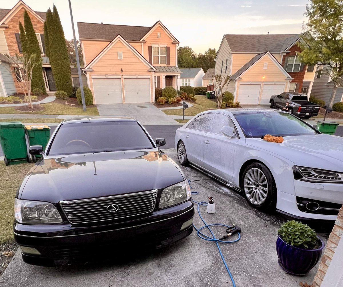 importedsauce's tweet image. wash day for the babies, adios tree cum
#lexus #ls400 #audi #a8