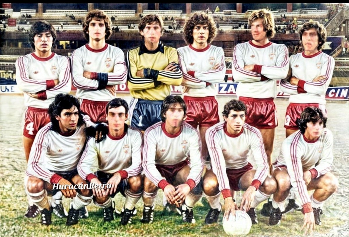 📸|15.04.1981| #River 2 #Huracán 2
Juárez, Clide Diaz, Pogani, Galvan, Marangoni y Ojeda. Abajo: Gallardo, Morresi, Gutiérrez, Candedo y Garcia.