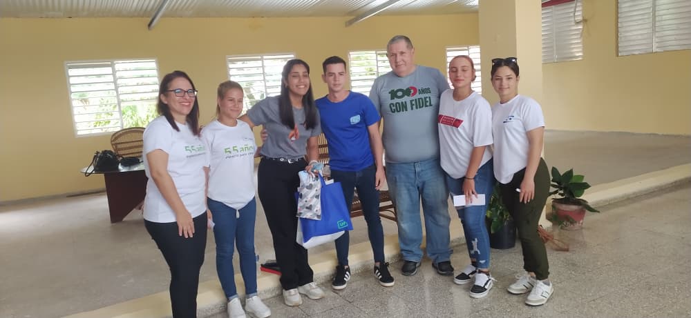FilialHlg's tweet photo. Intercambio de la FEU Nacional con miembros del secretariado de la FEU
👉Dr.C. George Augusto Velázquez Zúniga,Rector UCMHo 
👉DraC.Aniuska Ortiz Pérez,Rectora UHo 
👉Litza Elena González Desdín
Diputada a la Asamblea nacional,miembro del Consejo de Estado y Presidenta Nacional. https://t.co/nugBFRhwt6