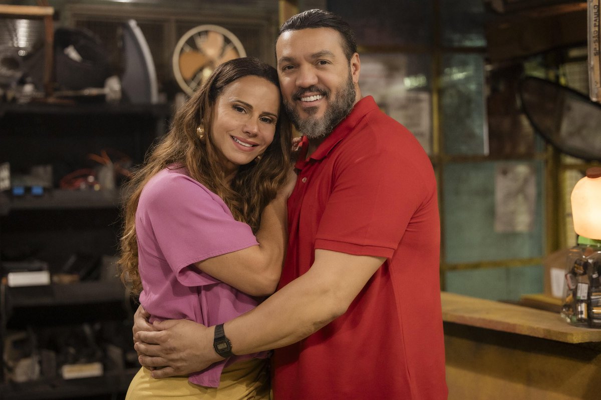 filomenaferret0's tweet photo. Se anos atrás alguém me dissesse que um dia a Viviane Araújo e o Belo fariam par romântico em um novela das 9 da Globo eu não acreditaria. 

#TrêsGraças É FASCINANTE! https://t.co/6qz0T0HubJ