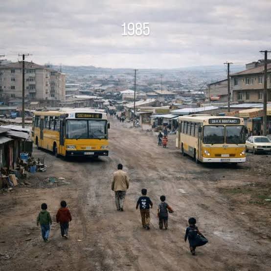 ESKİ YILLAR📍TÜRKİYE

Yolları çamurlu, sokakları cıvıl cıvıl! Yolları ücretsiz, köprüleri yerli, geçişleri garantisiz,yerli malı haftası kutlayan yıllar!
Pencerelerden gelen akşam yemeğine yakılmış yağın kavruk salça kokuları!
Doktordan araba almanın statü olduğu, öğretmenin