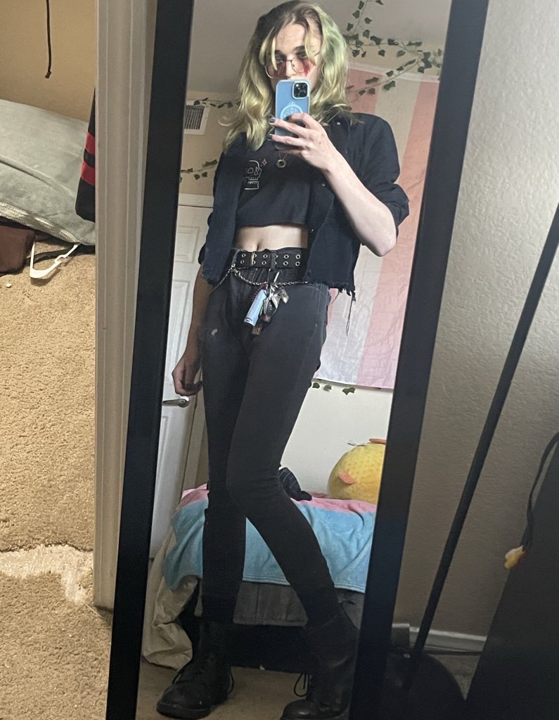 sharkhoundΘΔ🦈 tweet media